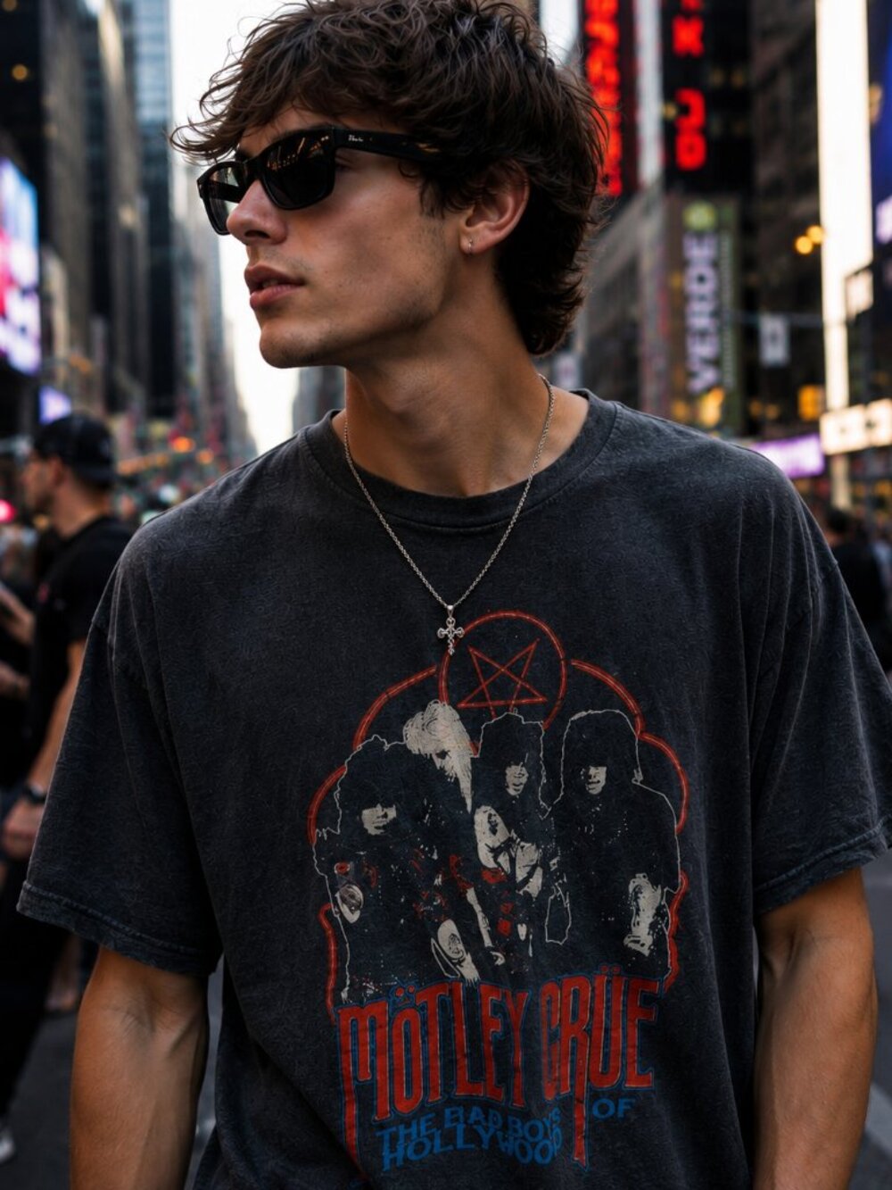 MOTLEY CRU MENS BAND TEE (XL)